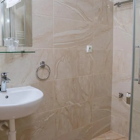 Old School בית הארחה