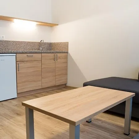 Old School בית הארחה Belusa